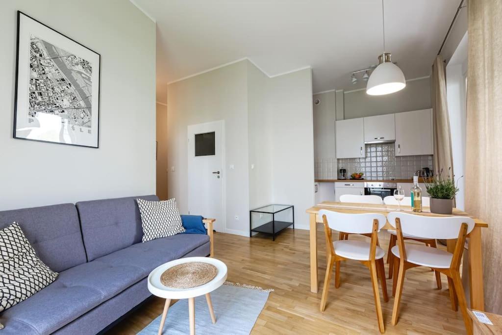 Bright And Cozy Apartment Near Park, With A Huge Terrace. Varşovia Exterior foto