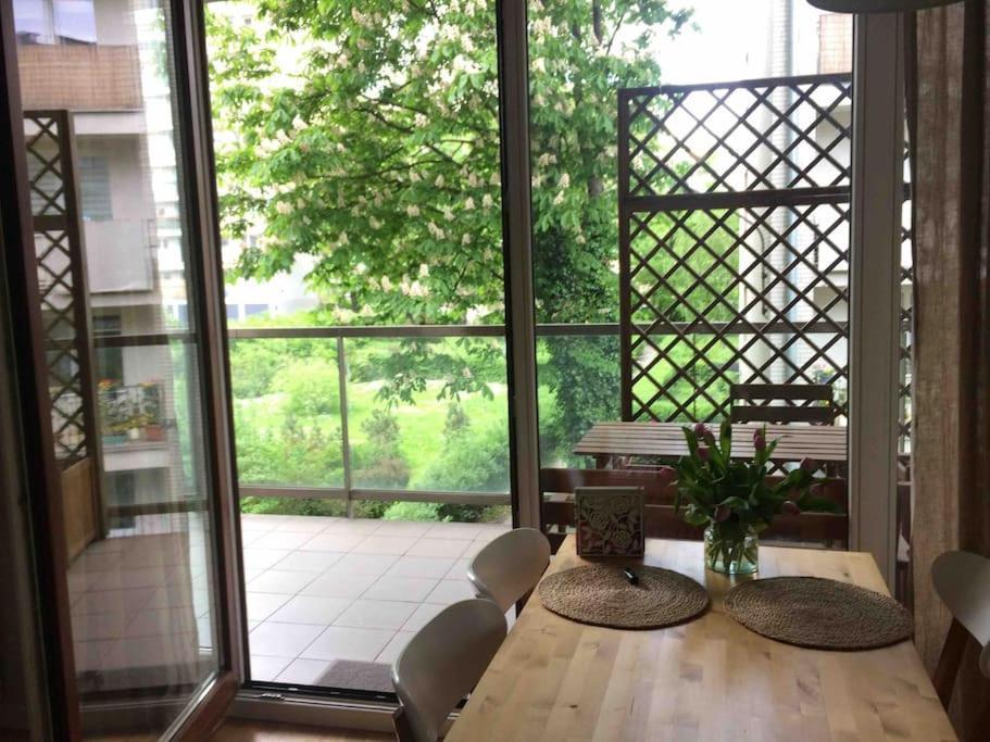 Bright And Cozy Apartment Near Park, With A Huge Terrace. Varşovia Exterior foto
