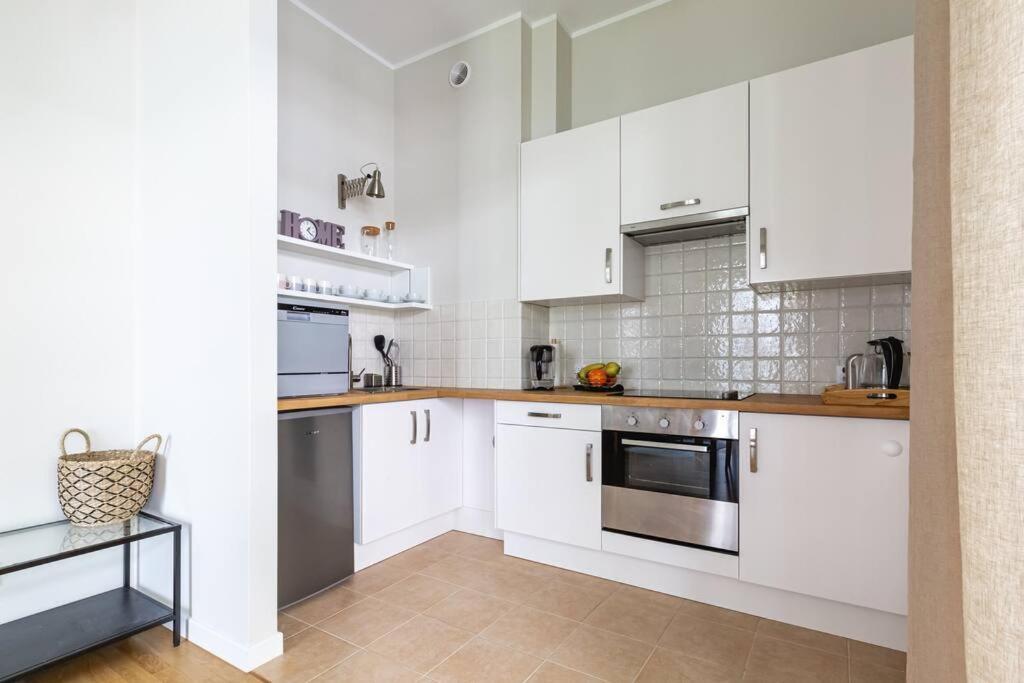 Bright And Cozy Apartment Near Park, With A Huge Terrace. Varşovia Exterior foto